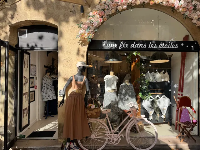 Une Fée dans les étoiles - Magasin De Vêtements - Aix en Provence