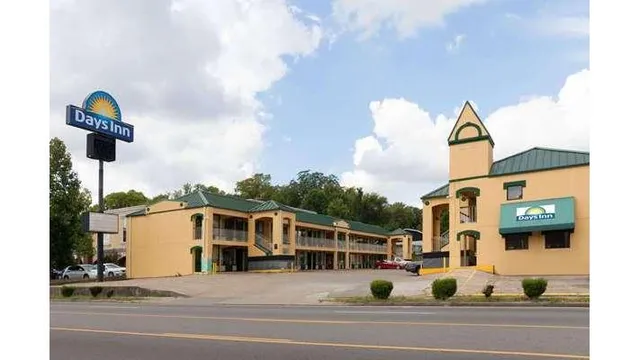 Days Inn by Wyndham Nashville Saint Thomas West Hospital