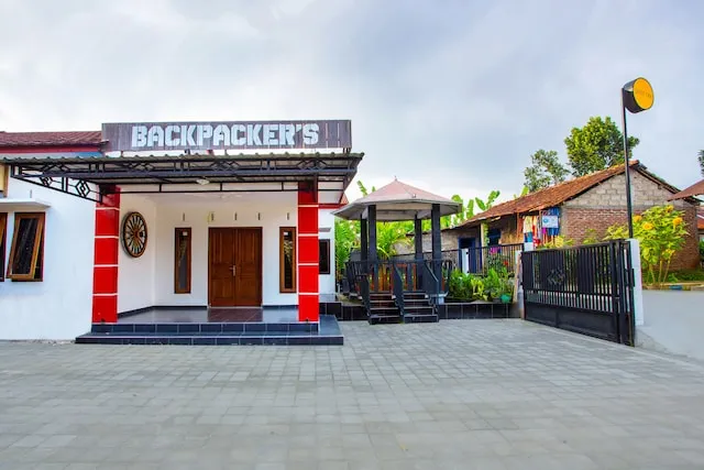 OYO 2718 Backpacker's Homestay Jlegong