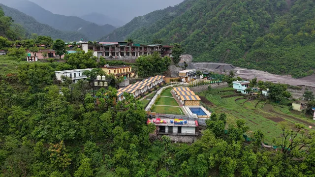 Nature on the Rocks Glamping Resort