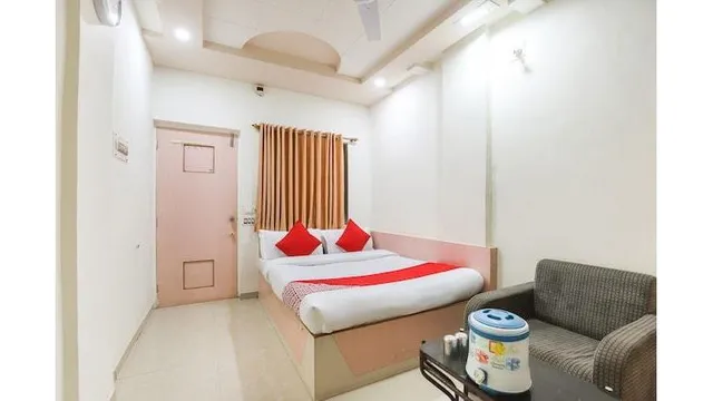 OYO 62449 Hotel Radhe