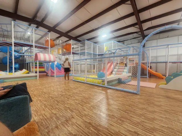 Mochas & Minis Indoor Play & Cafe