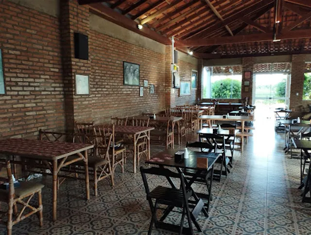 Bar e Chopperia Trem Diferente - Angelita e Marco Túlio