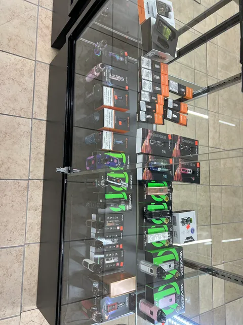 Everest Vapors (Vapezilla Smokeshop)