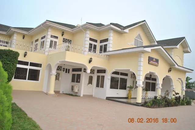 Kingsbridge Royale Hotel