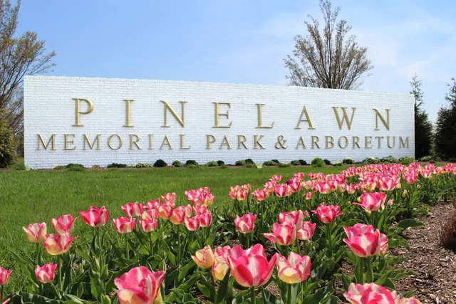 Pinelawn Memorial Park and Arboretum