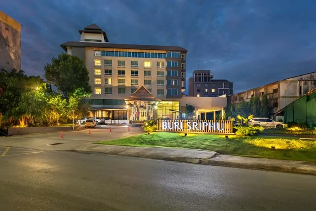 Buri Sriphu Hotel