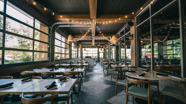 Enoteca Monza Pizzeria Moderna