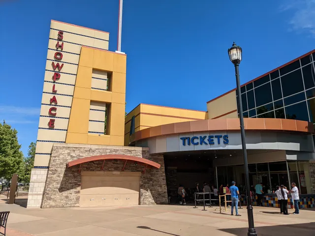 AMC Manteca 16