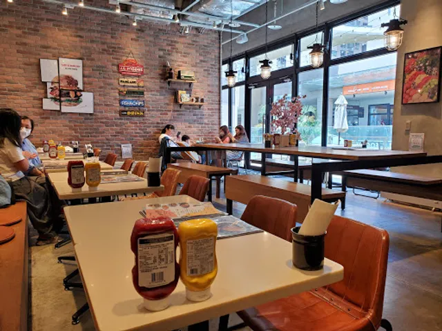 J.S. FOODIES 林口三井