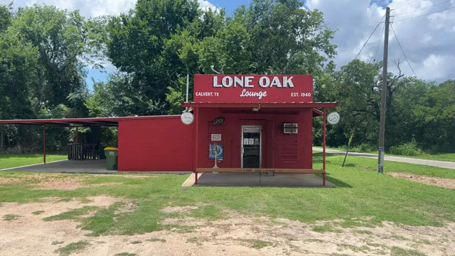 Lone Oak Lounge, Calvert, TX