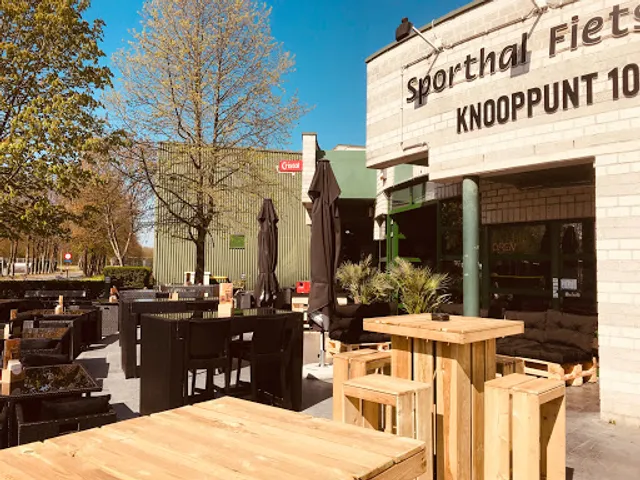 Cafetaria 'Knooppunt 100'