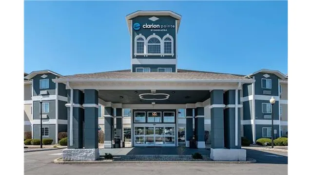 Clarion Pointe Indianapolis Airport