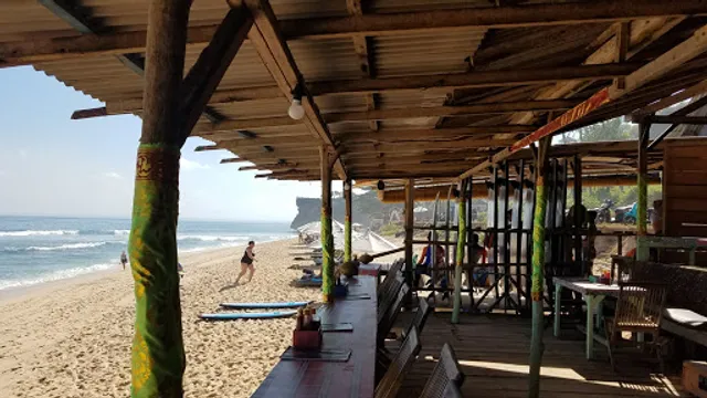 Surfer Cafe