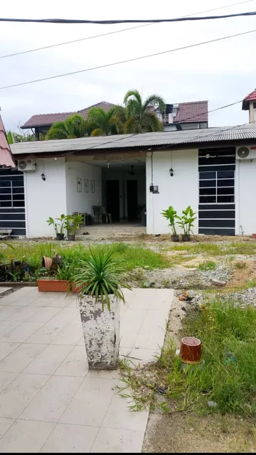 Chalet aircond RM50 homestay RM100 HSNZ KTCC roomstay kakmah hotel budget bilik murah pantai timur bandar Kuala Terengganu