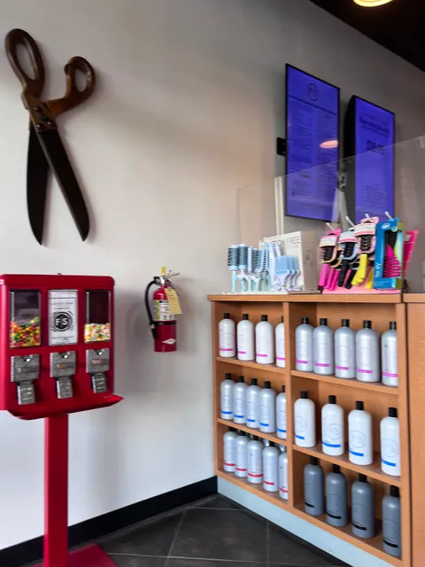 Fantastic Sams Cut & Color