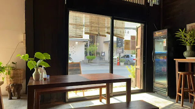 Zinmè Tea House(ဇင်းမယ်တီးဟောက်စ်)