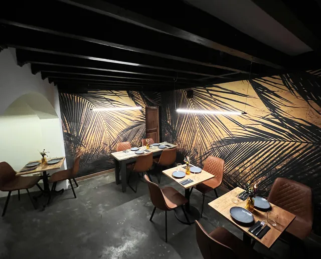 Antigua Esquina Palma