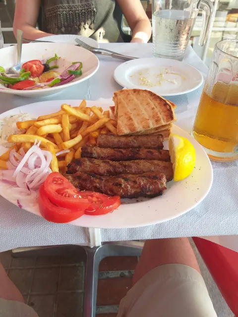 Το Alliotiko souvlaki