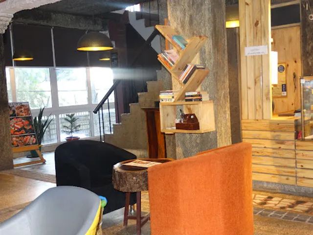 Kunga Cafe & Restaurant