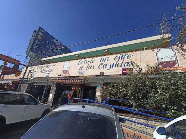 La Puerta de Tres Marias