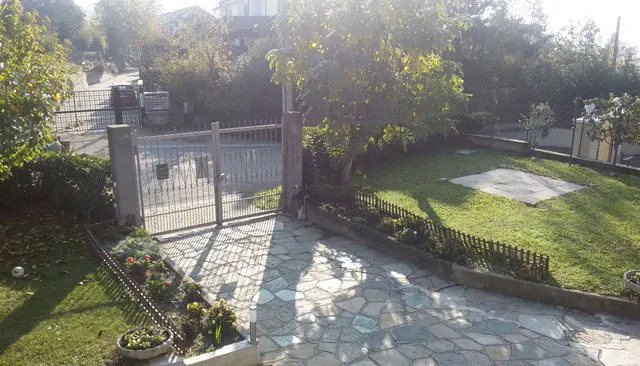 B&B Del Lago CIN ITOO1013C18KYASHLW