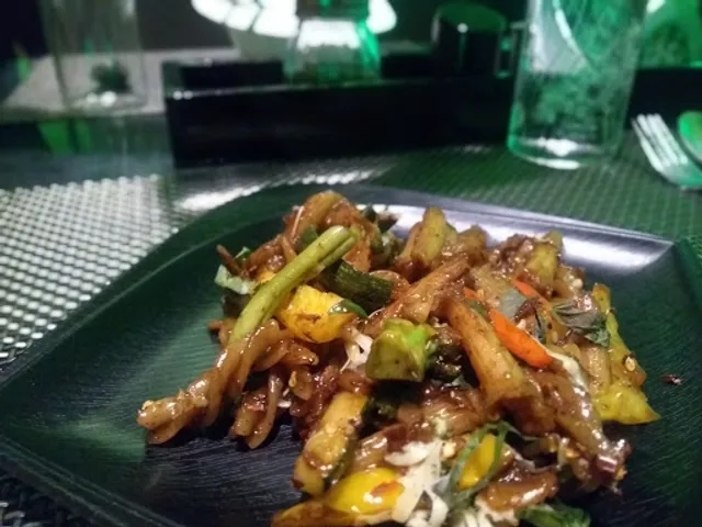 Cuisinic Salad & Restaurant