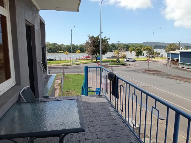 Innisfail Riverfront Motel
