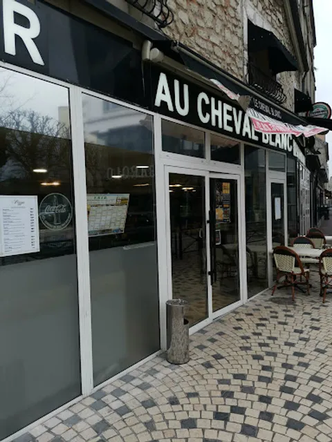 Au Cheval Blanc