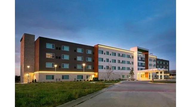 Element Overland Park