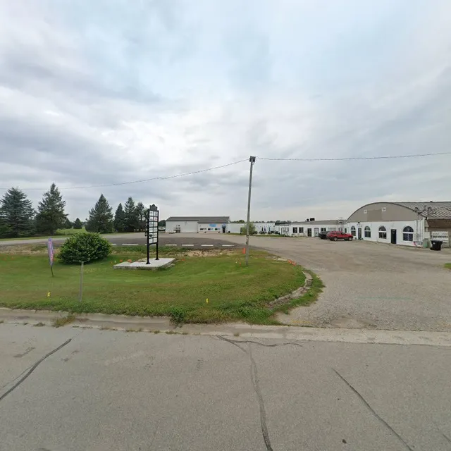 Napoleon Airport Plaza