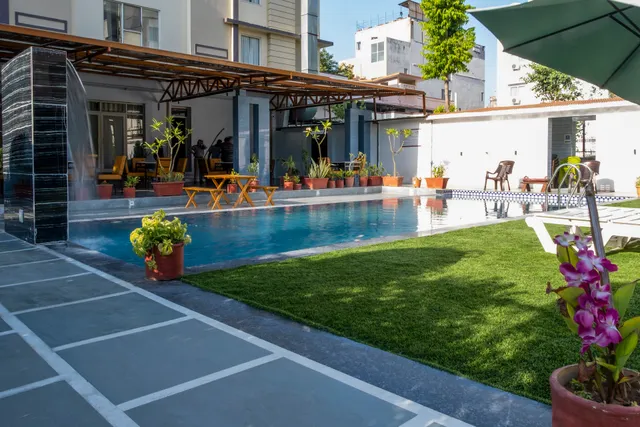 Hotel Mukund Villas & Iconic Restaurant