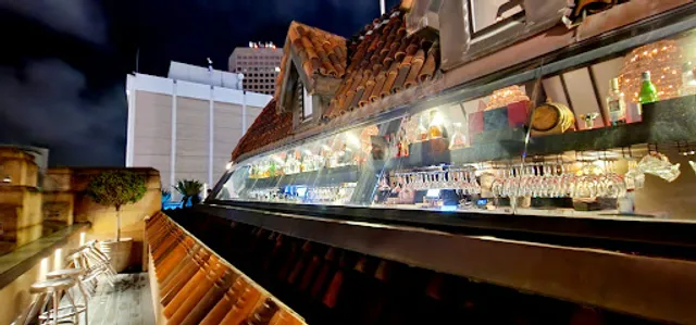 HENNESSY Rooftop Bar