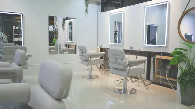 AKI ENDO hair salon Bangkok
