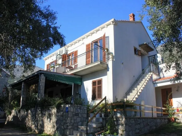 Villa Ro-Ela, Brsecine