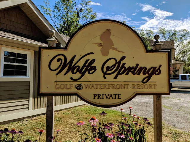 Wolfe Springs Resort