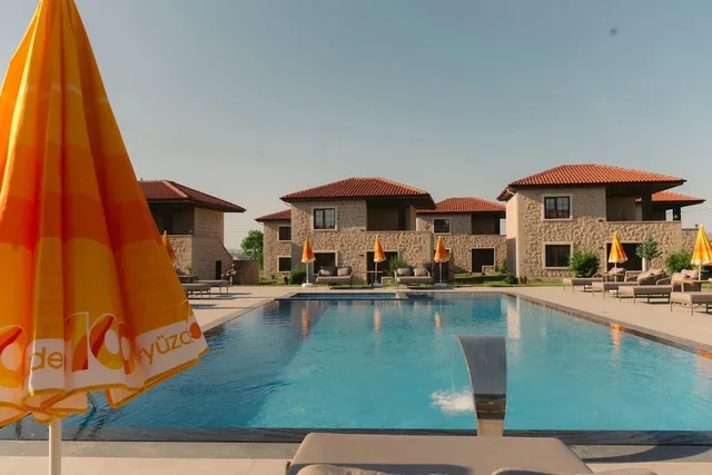 Elevres Stone House Hotel