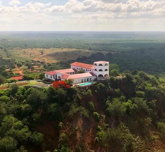 Grogan's Castle Hotel