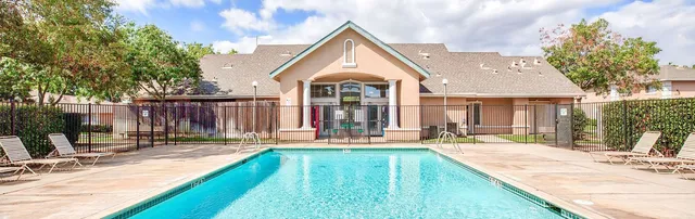 East Linda Gardens Apartments