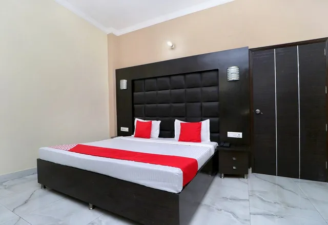 OYO 63033 Sukhjot Dhaba And Guest House