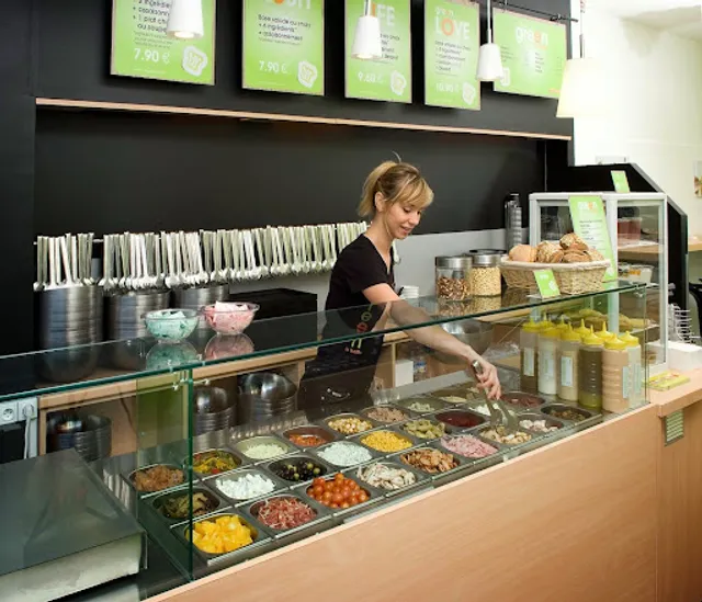 Saladbar Green is better