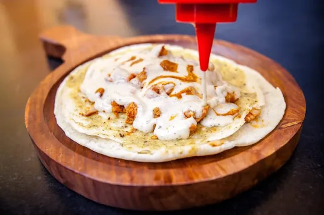 Beyniaz shawarma & grill