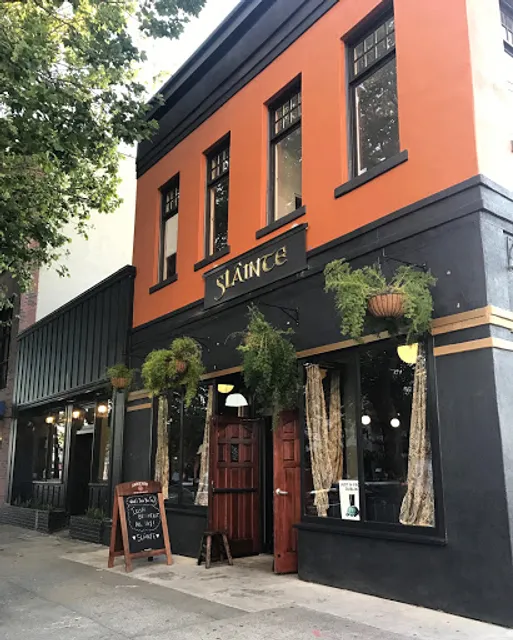 Sláinte Irish Pub Oakland