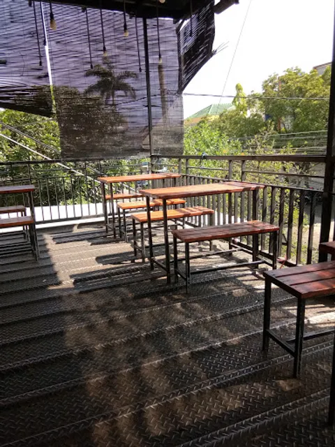 Ayam Goreng Nelongso - Sawojajar