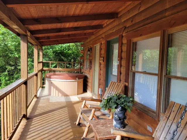 Mountain Breeze Cabin