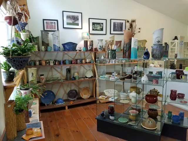 Maggie Black Pottery