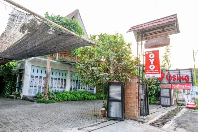 OYO 1230 Kampoeng Osing Syariah Guesthouse