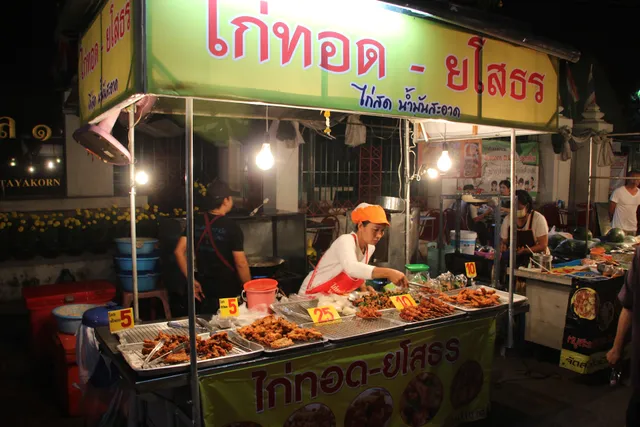 Wat Boon Night Market