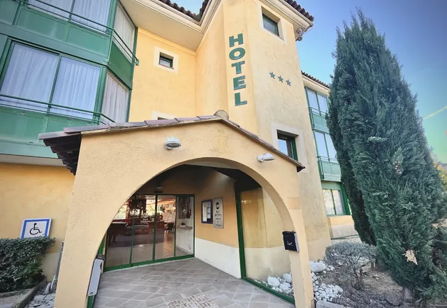 Sour Hotel By Best Western Gémenos En Provence