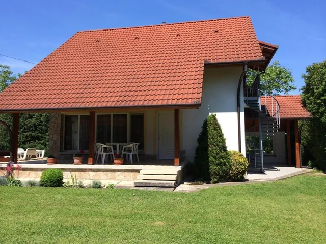 Frankie Holiday Apartment III.